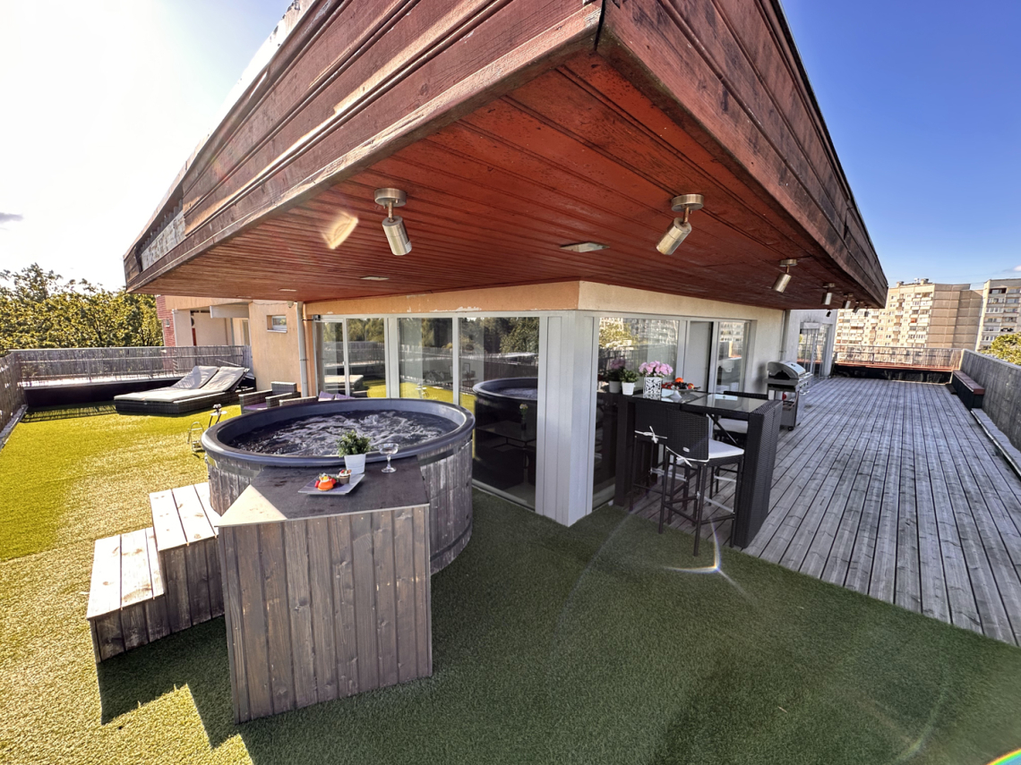 Penthouse Zolitudes Varti 5th floor (Riga, Zolitude)