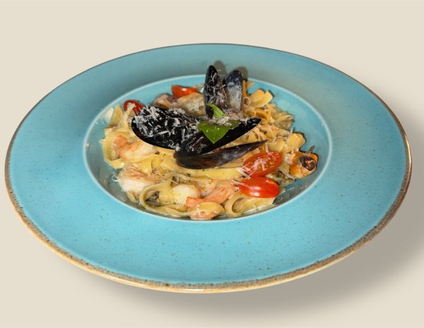 PASTA AR JŪRAS VELTĒM