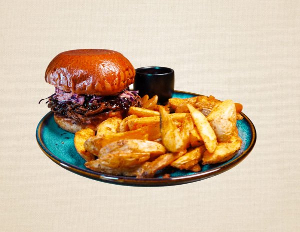 BURGER AR PLUCINĀTU LIELLOPU GAĻU