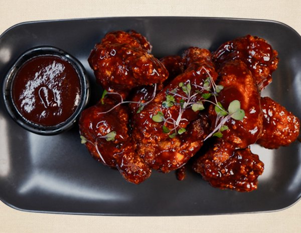 BBQ VISTAS SPĀRNI  barbekjū mērcē ar ķiplokiem